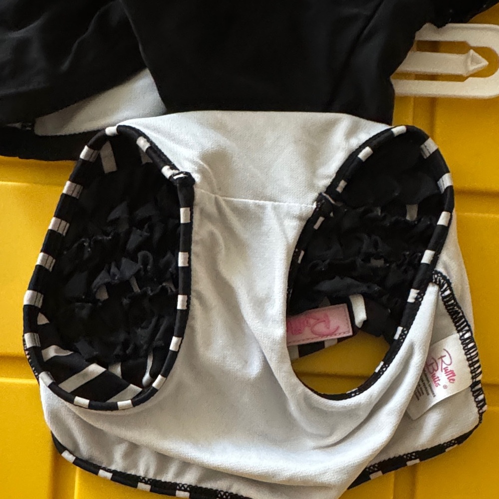 Toddler Ruffle Butts bikini - Picture 4 of 4